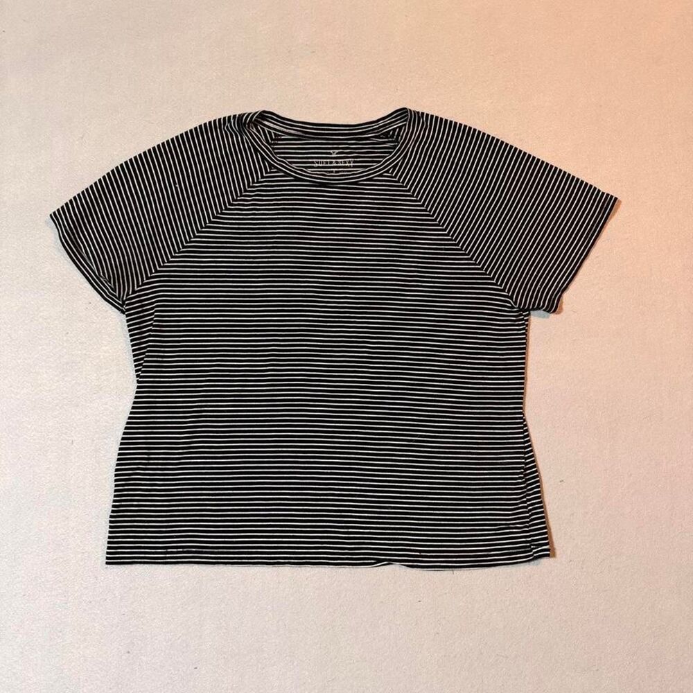 American-eagle Women's Black and Grey T-shirt